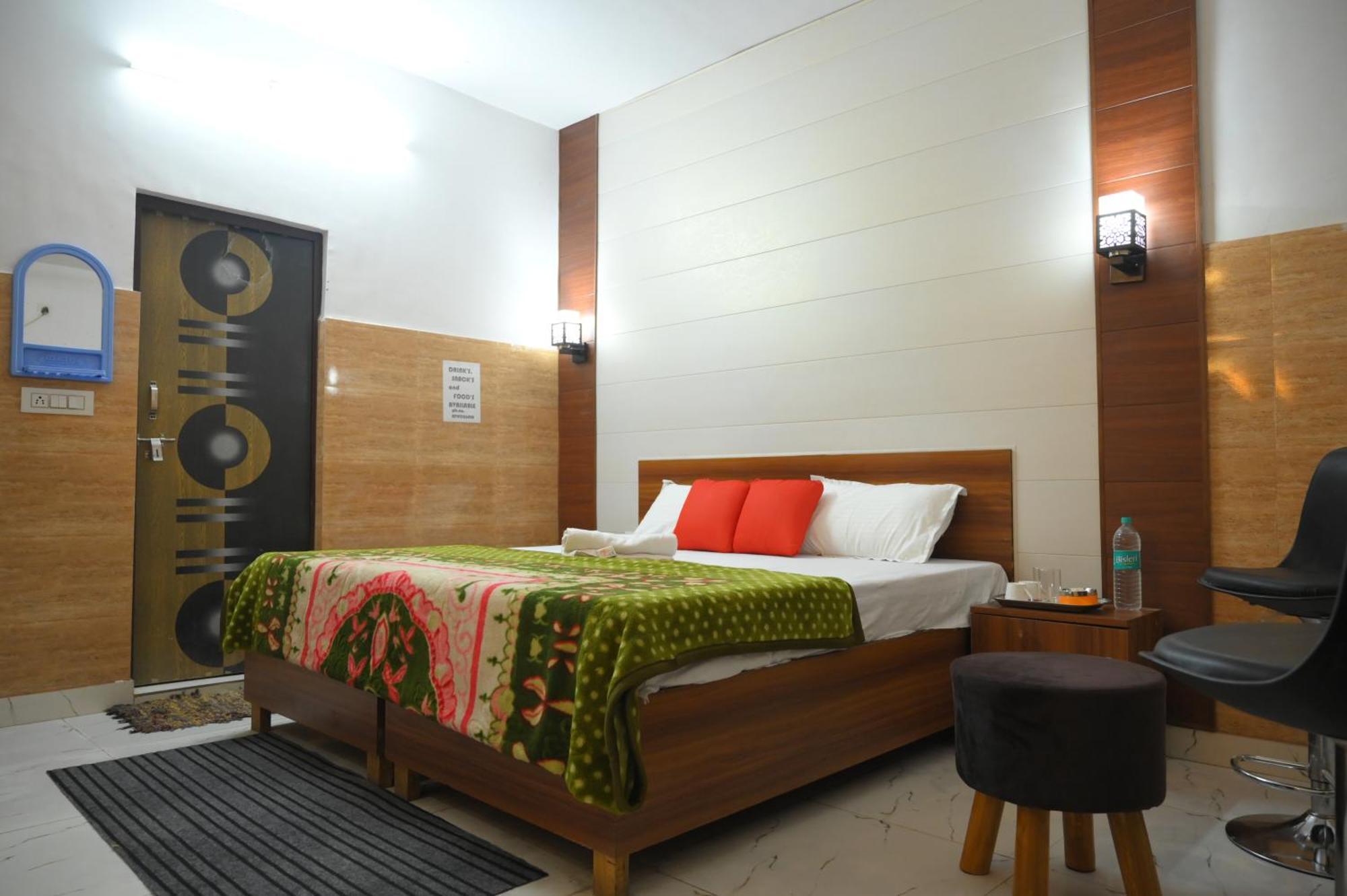 Hotel Starlight 密拉特 外观 照片