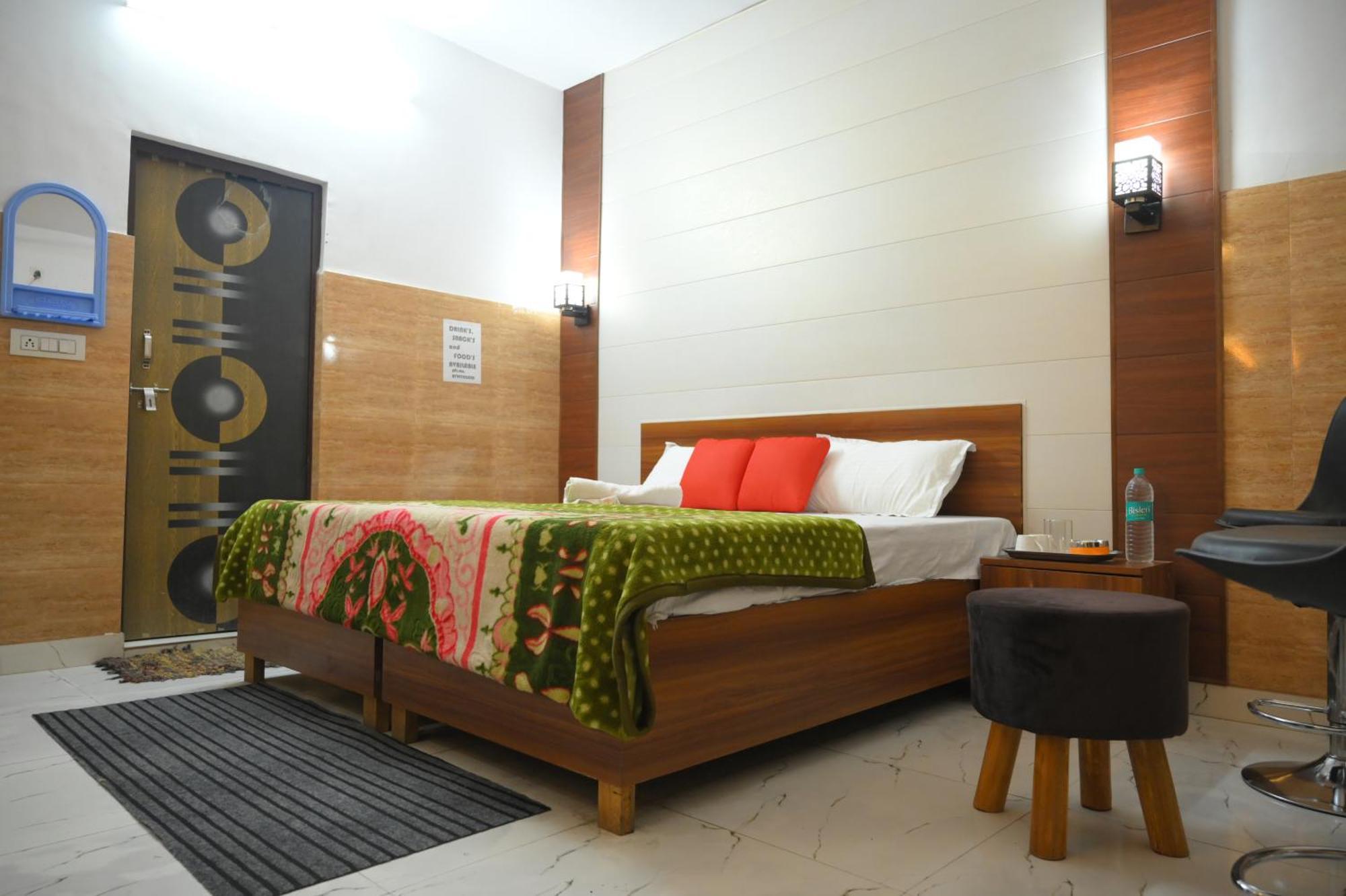 Hotel Starlight 密拉特 外观 照片